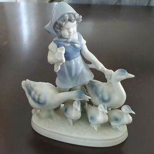 Gerold porzellum bavaria porcelain figuerine